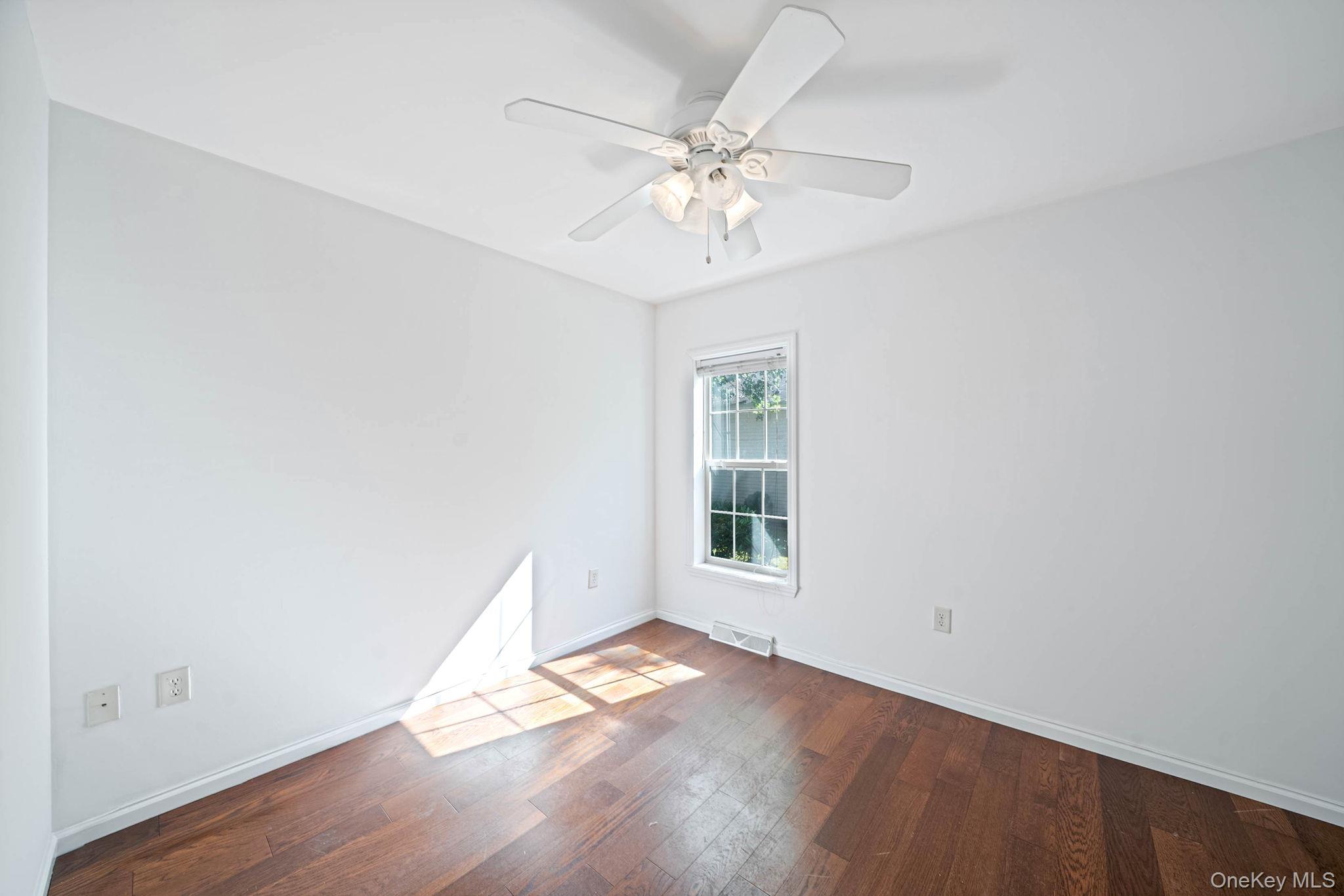1661 Old Country Road, Unit 516 photo 21