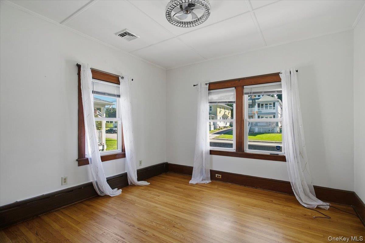 8 E Willow Street – For Rent photo 15
