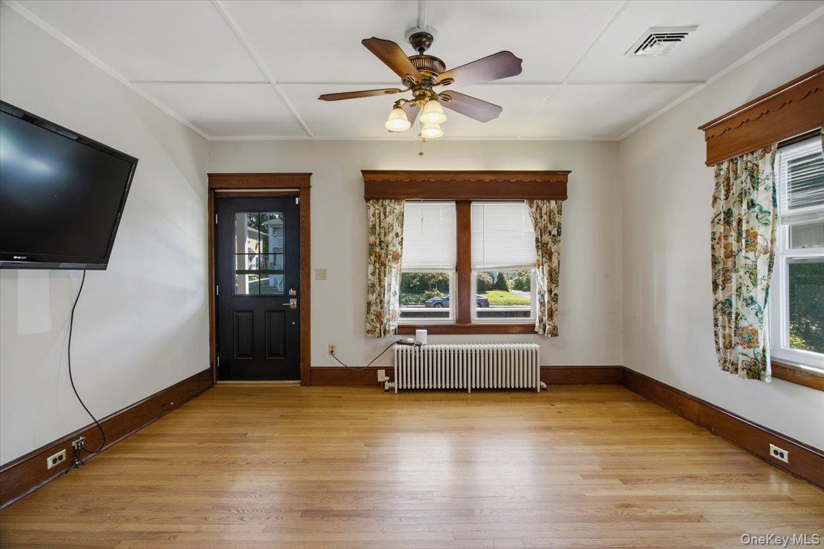 8 E Willow Street – For Rent photo 2