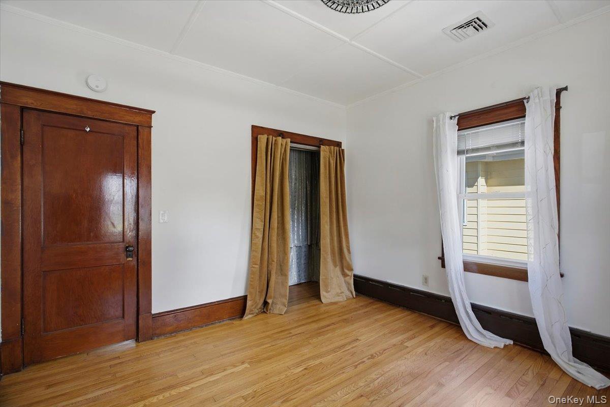 8 E Willow Street – For Rent photo 16