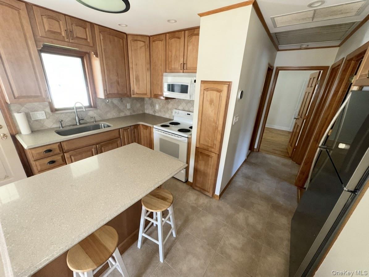 648 Dogwood Avenue – For Rent photo 6