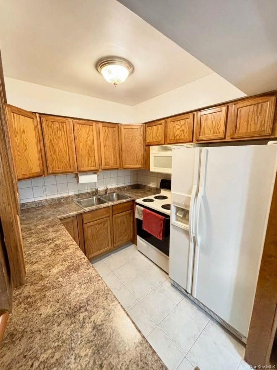 1001 Cherry Hill Drive, Unit 1001 photo 9