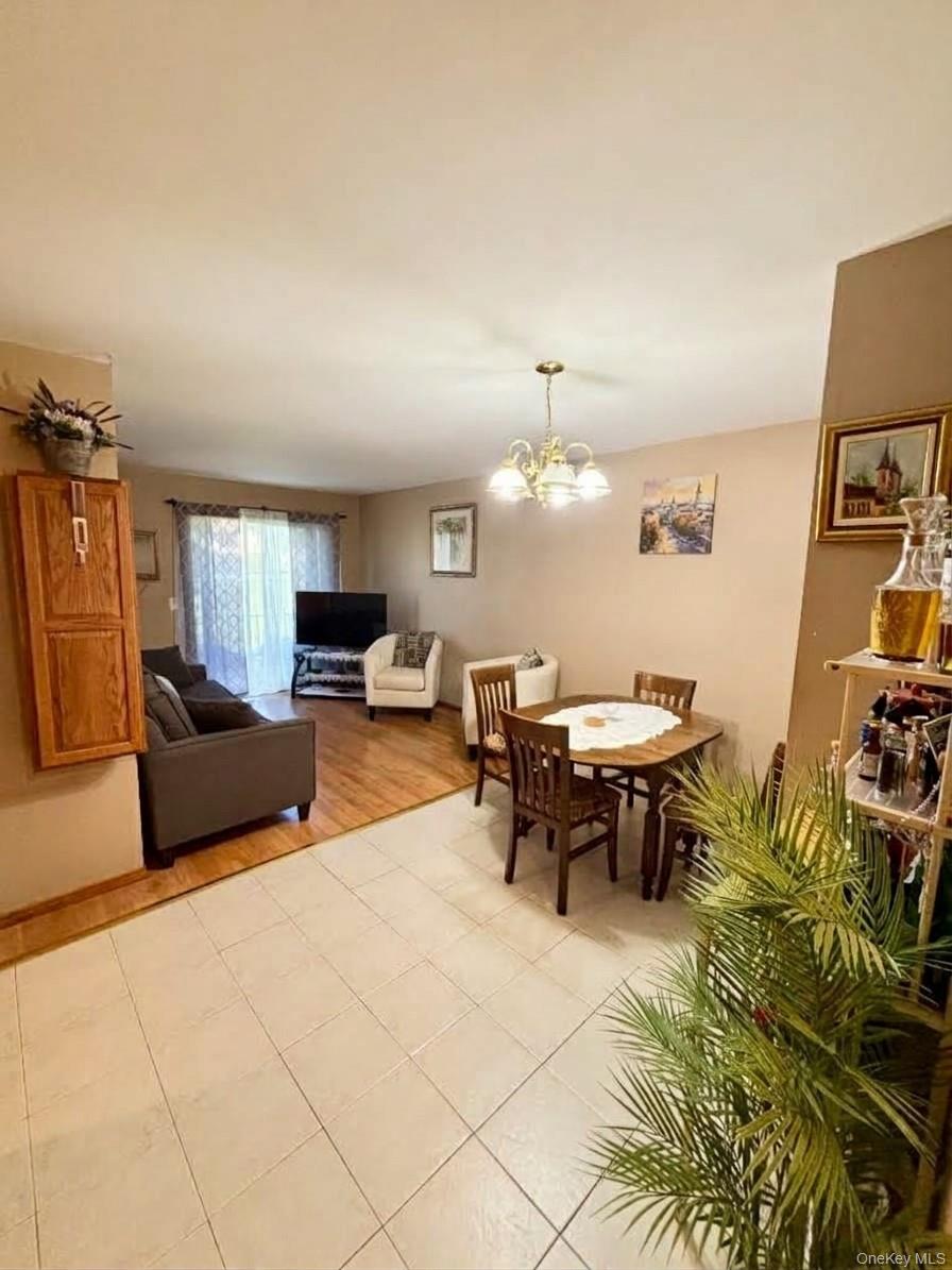 1001 Cherry Hill Drive, Unit 1001 photo 2
