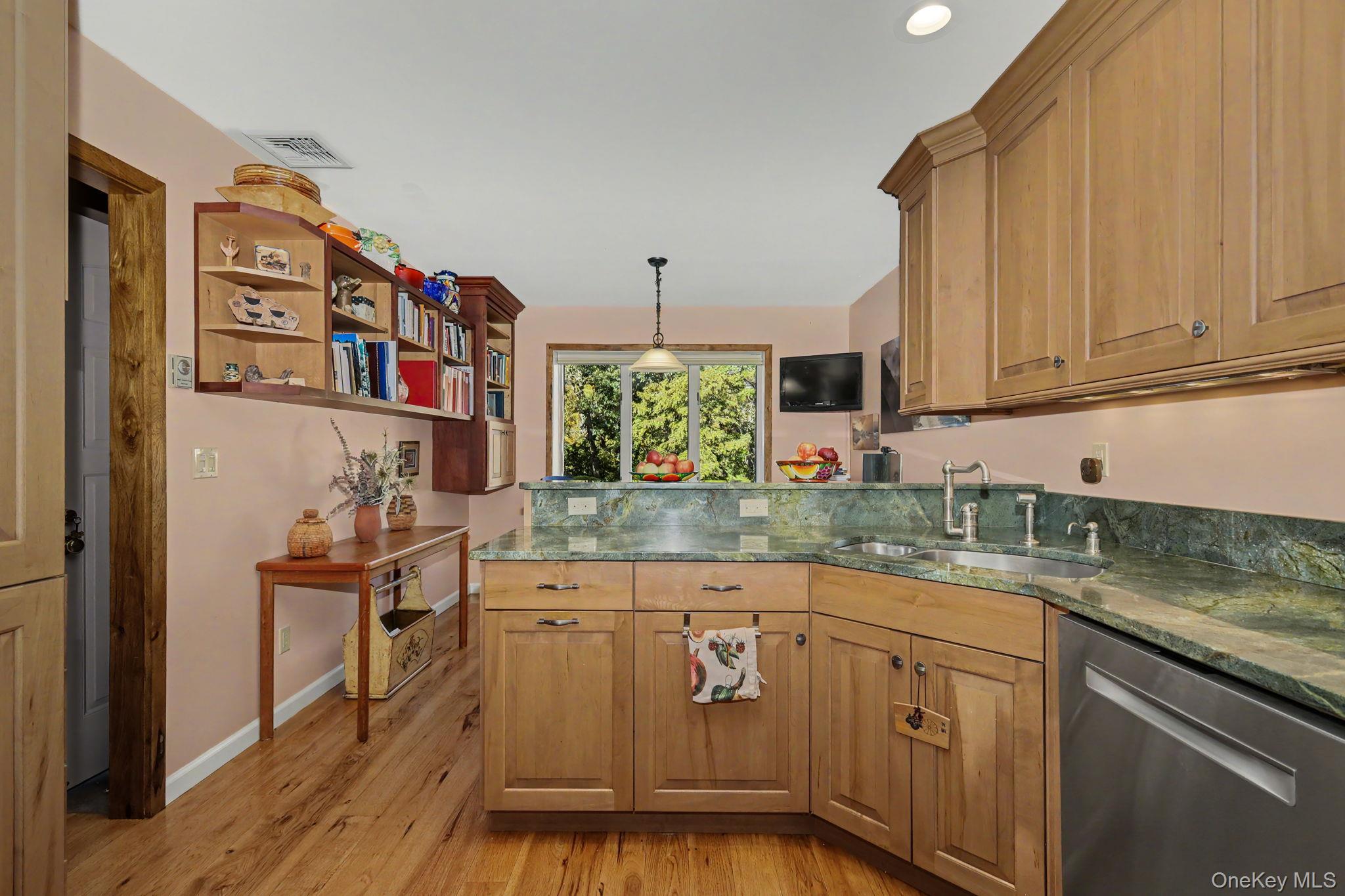 5 Cotswold Drive – For Sale photo 12