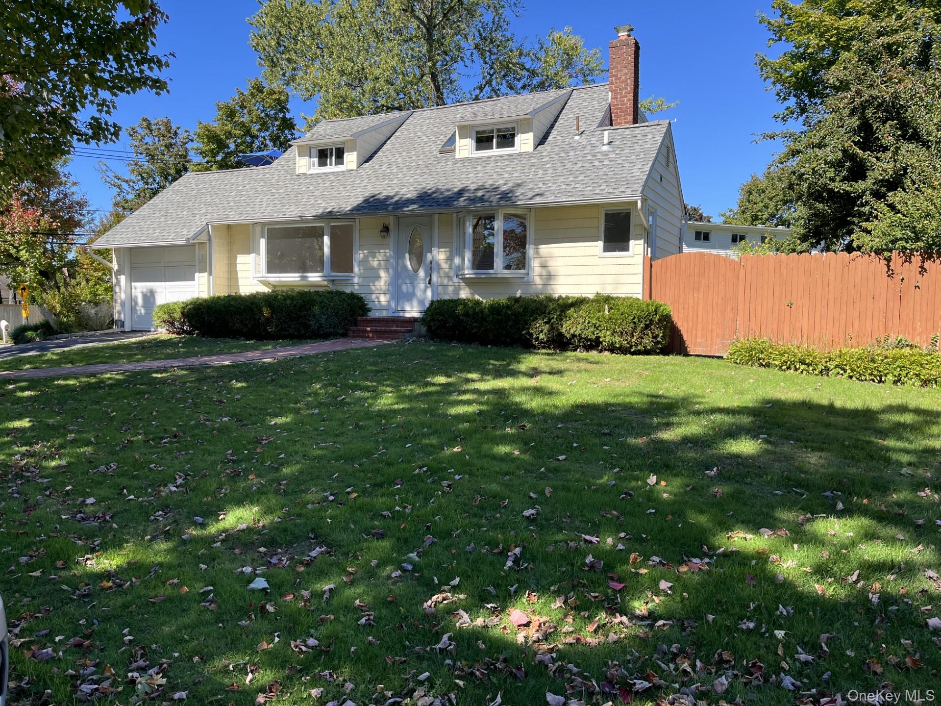4 Elmont Lane – For Sale