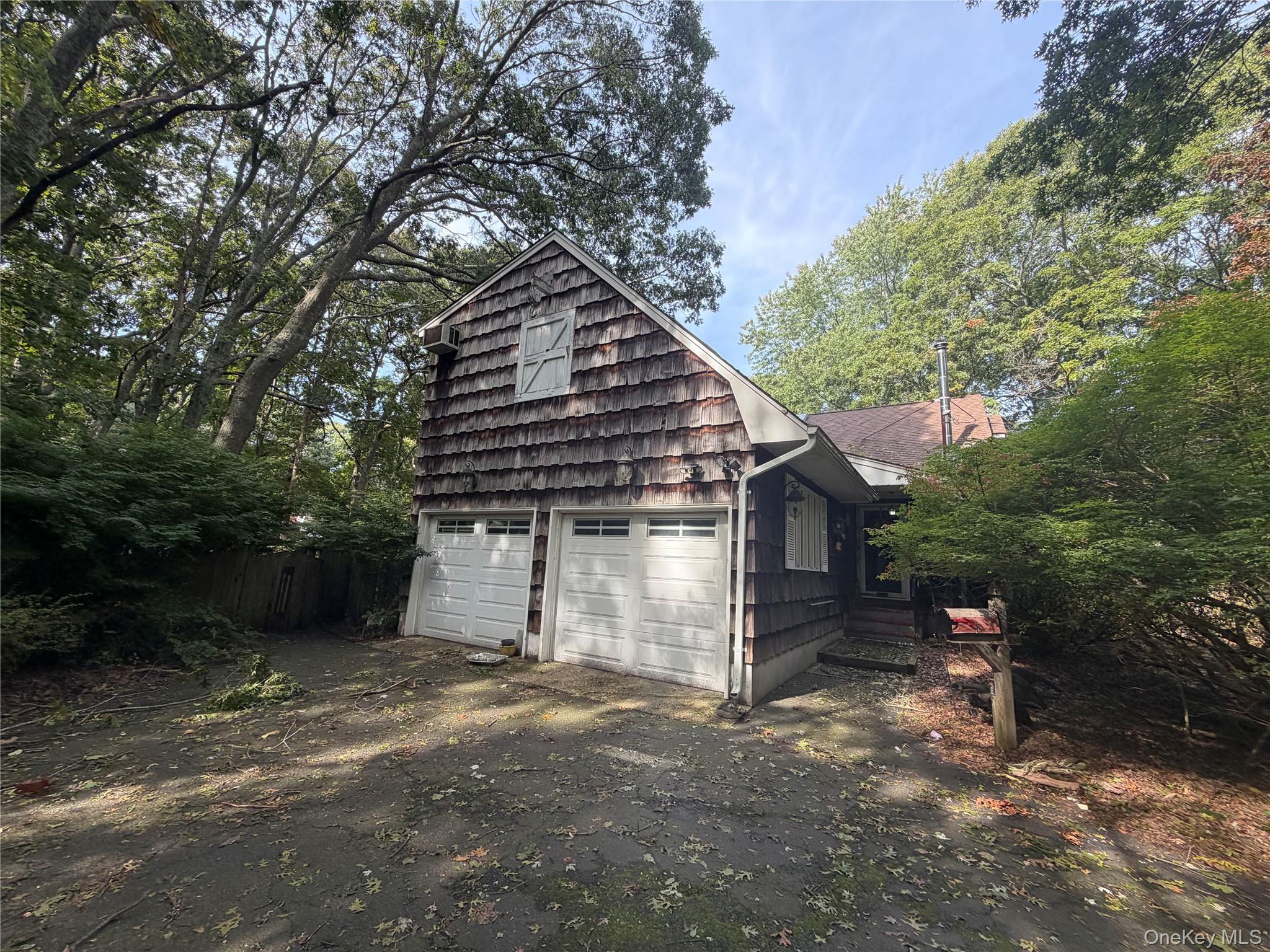 80 Woodacres Road – For Sale photo 2