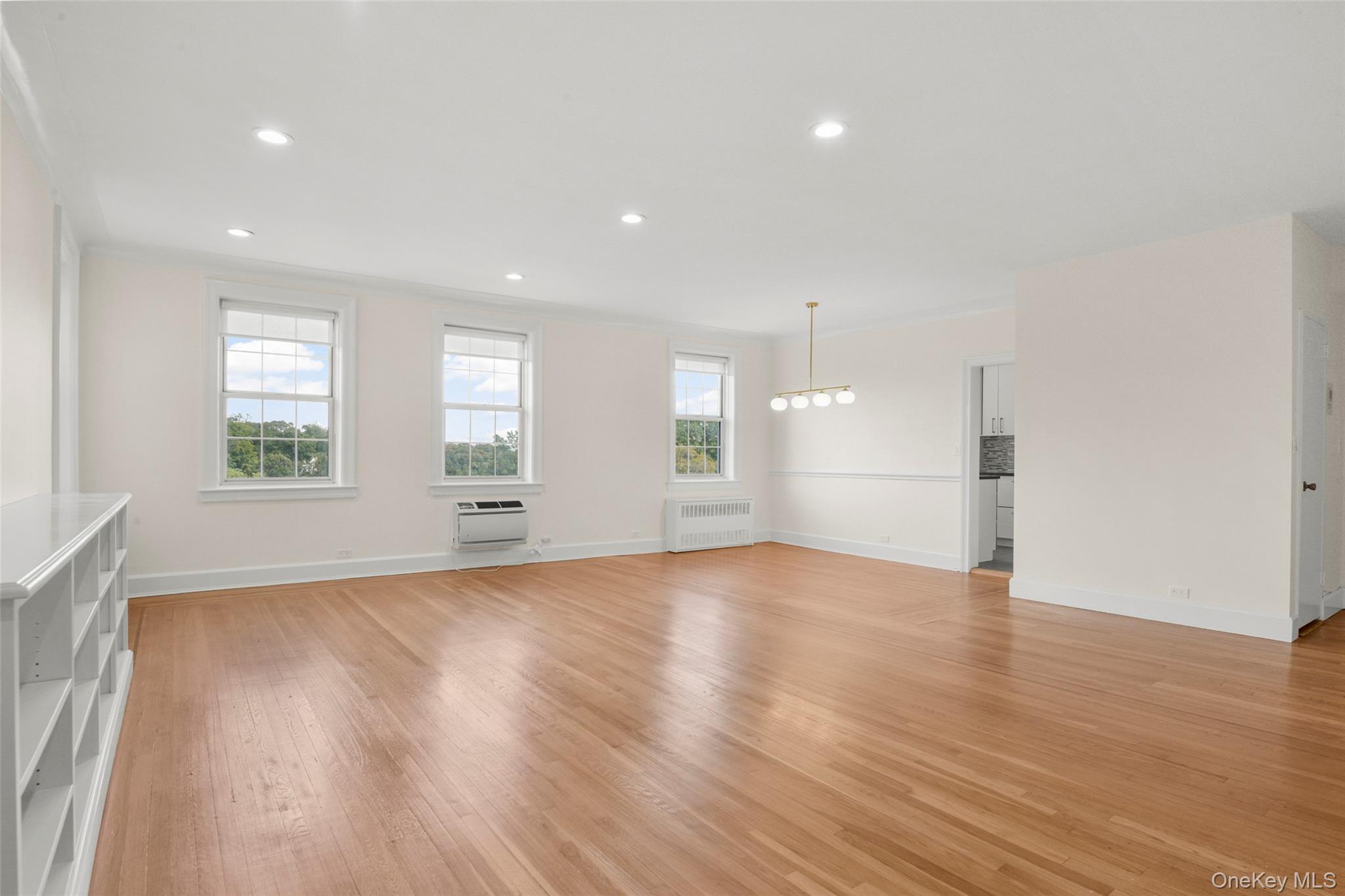 16 N Chatsworth Avenue, Unit 712 photo 7