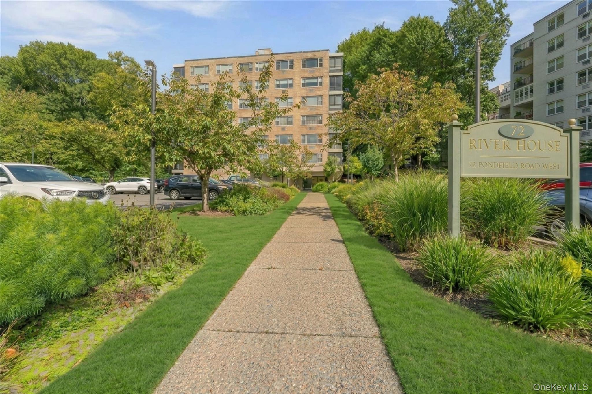 72 Pondfield Road W, Unit 4C
