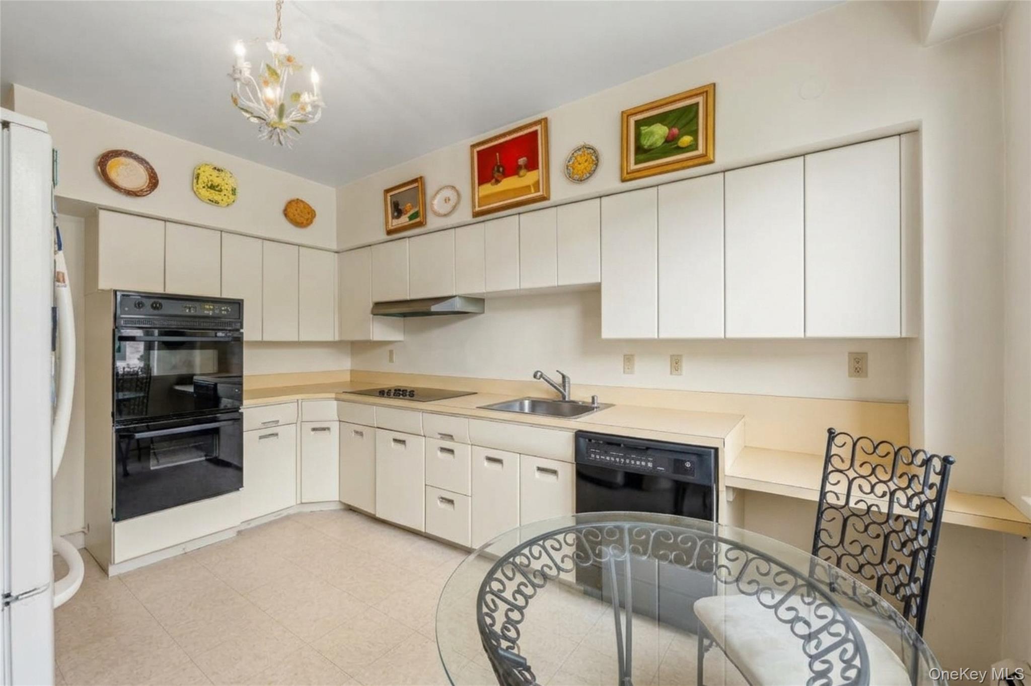 72 Pondfield Road W, Unit 4C photo 17