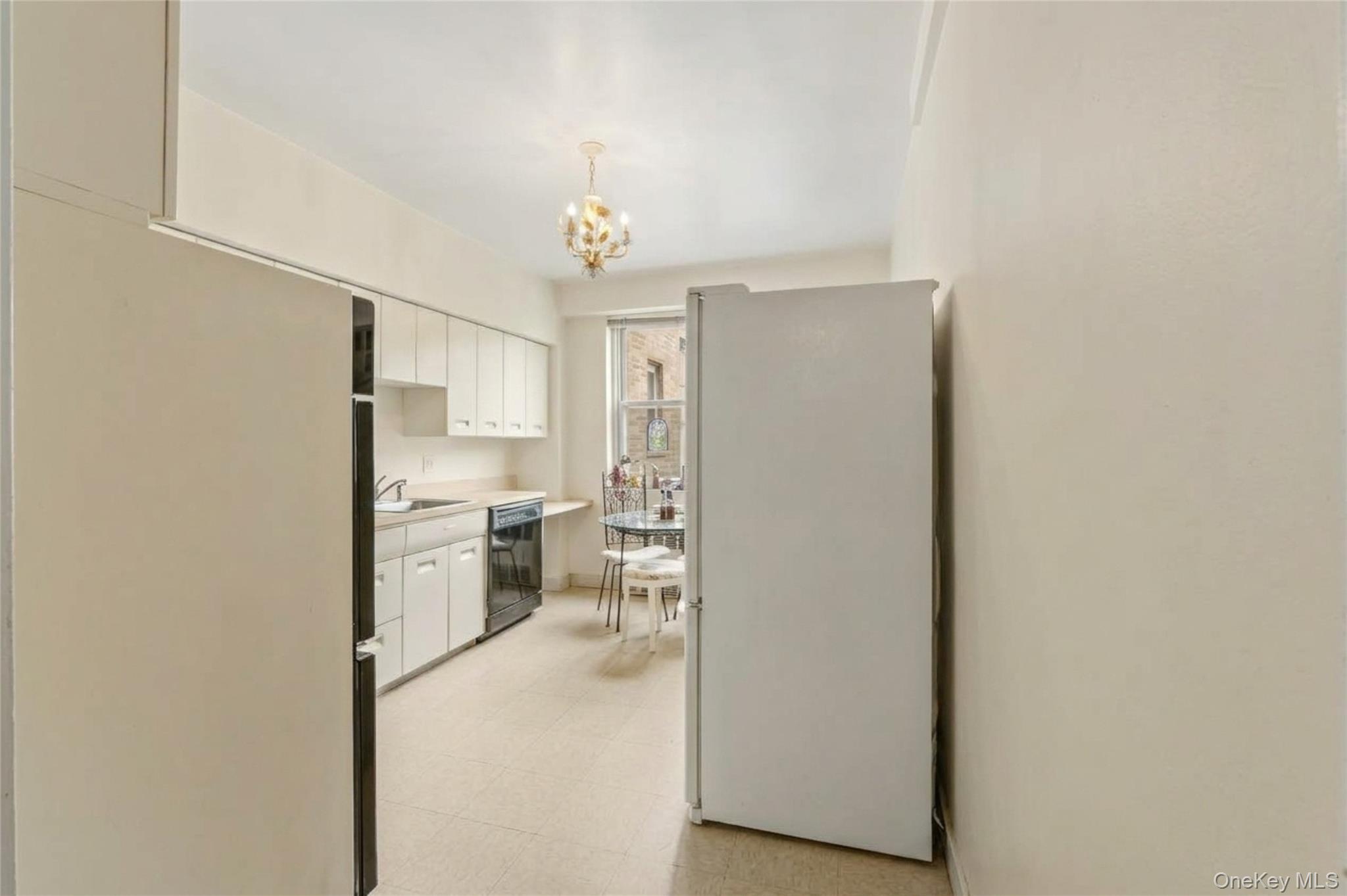 72 Pondfield Road W, Unit 4C photo 14