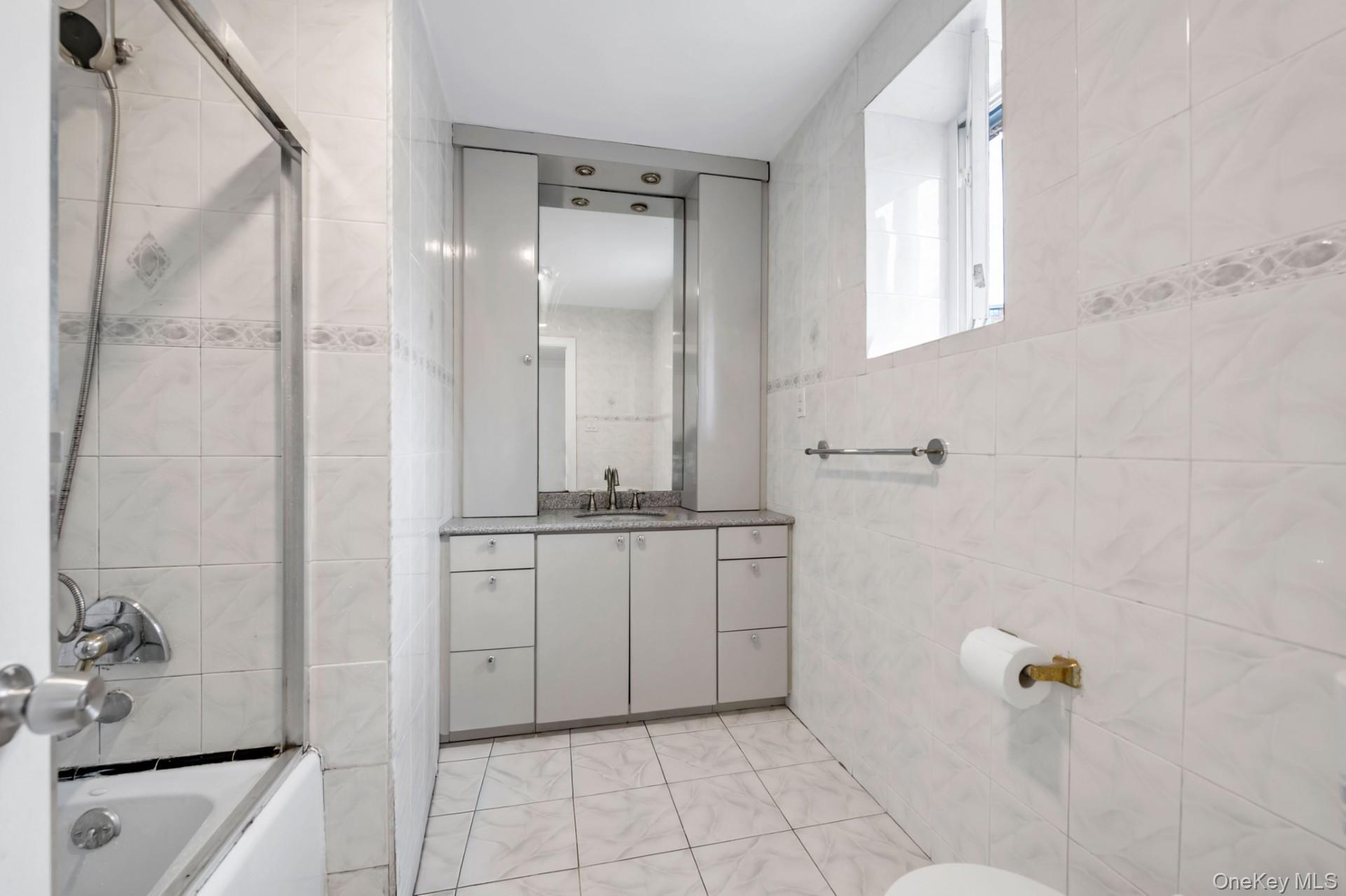 110-32 62 Drive – For Sale photo 12