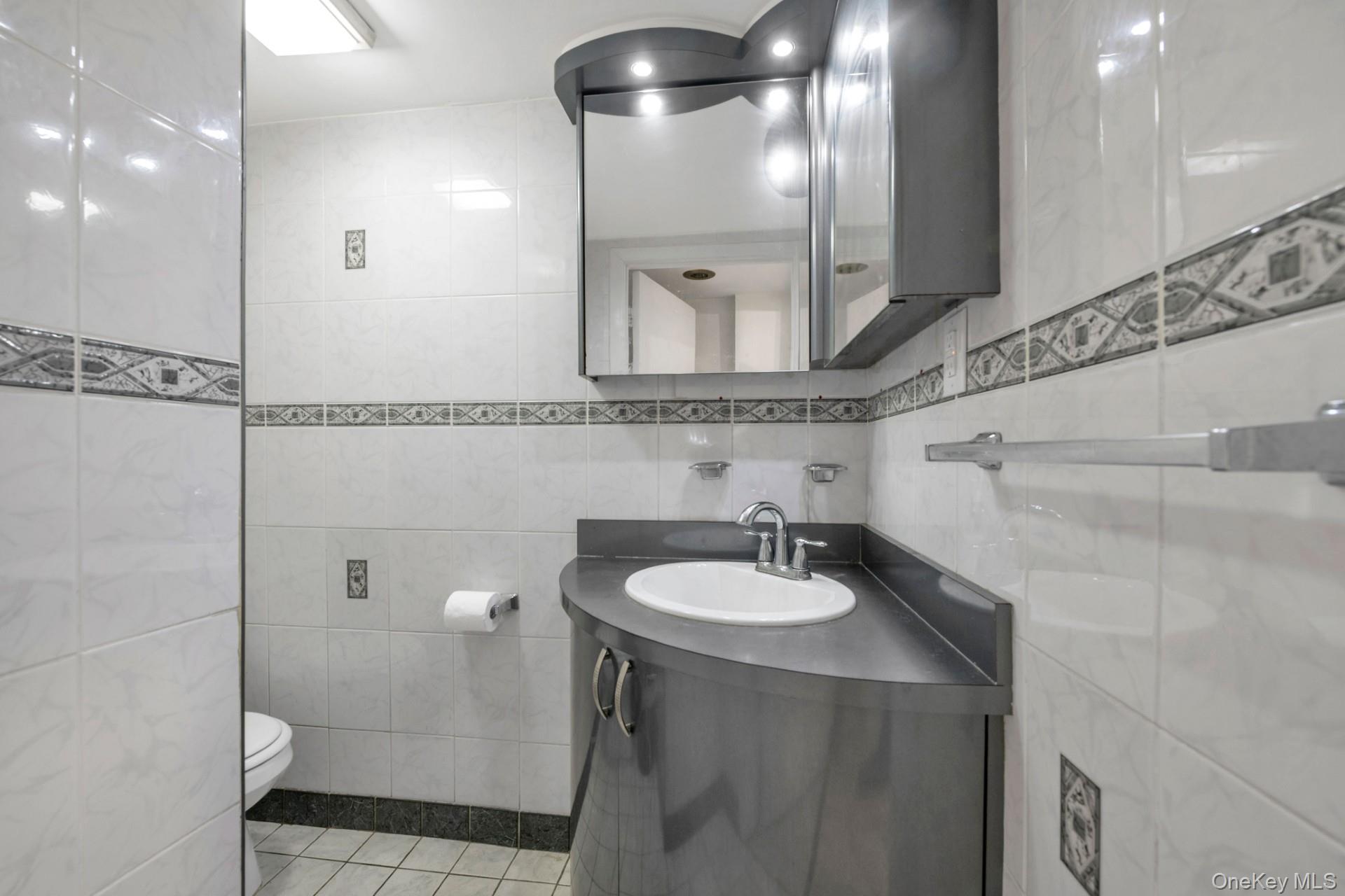 110-32 62 Drive – For Sale photo 9