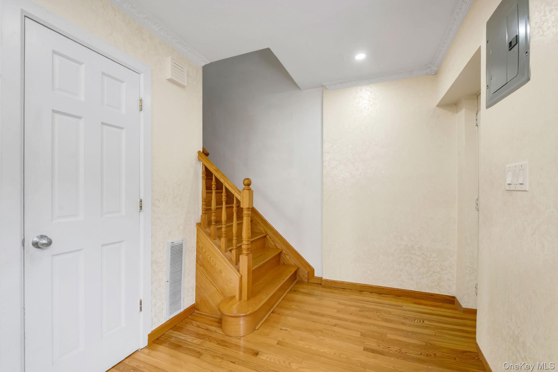 110-32 62 Drive – For Sale photo 2