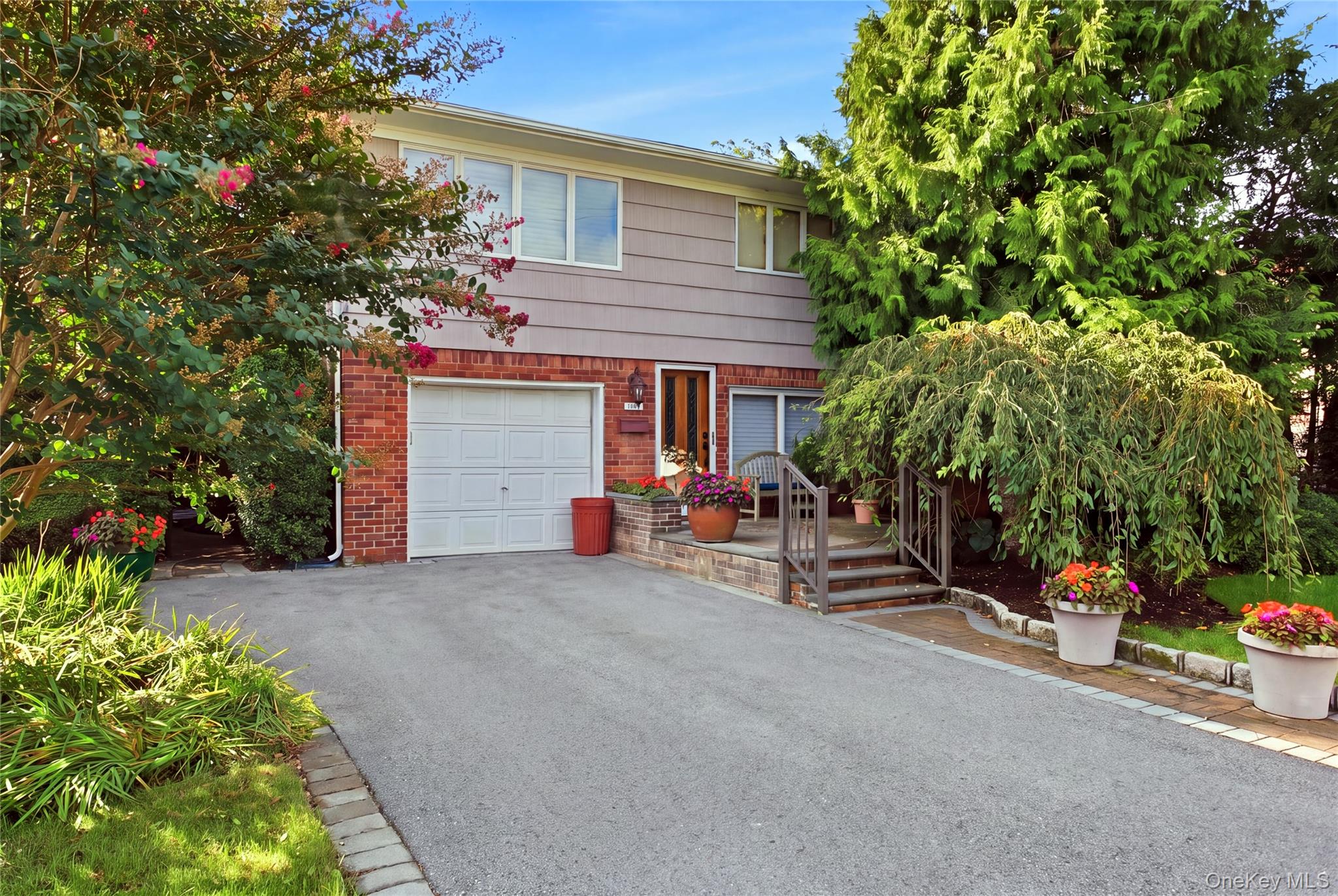 2554 Linden Lane – For Sale