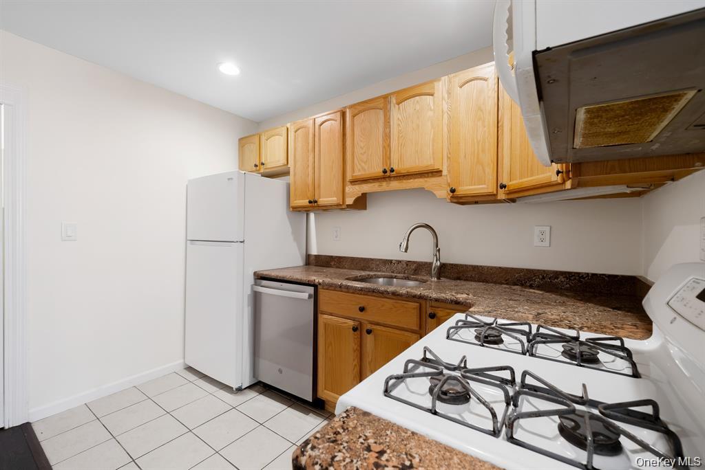 3 Charles Lane, Unit 2B photo 4