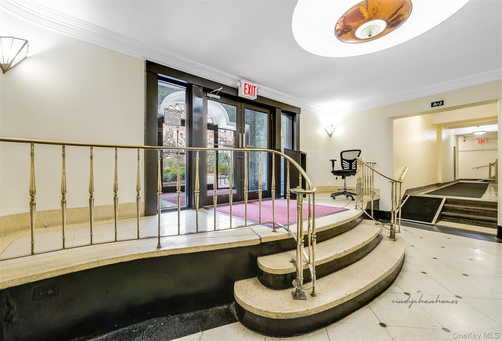 67-35 Yellowstone Boulevard, Unit 4S photo 3