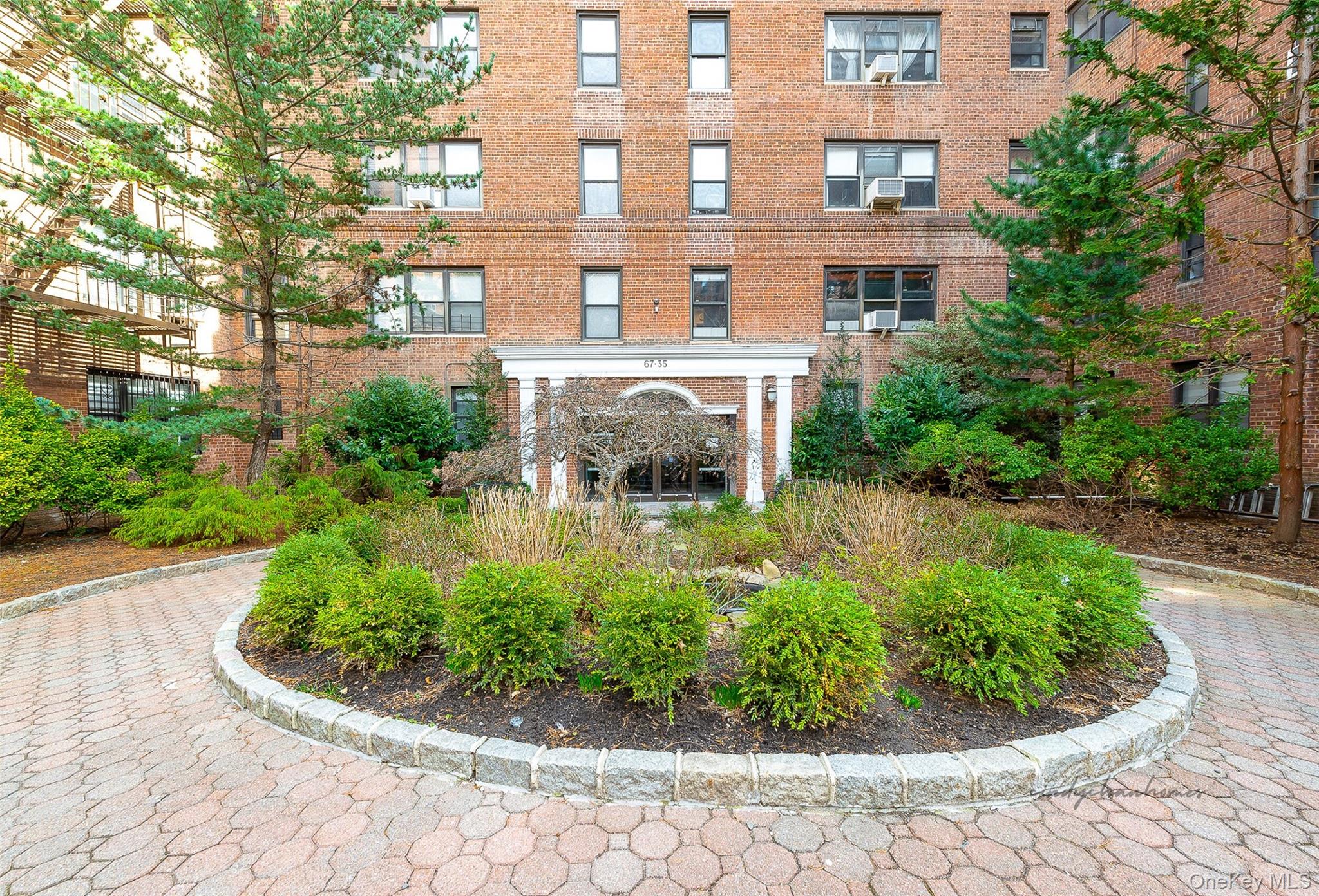 67-35 Yellowstone Boulevard, Unit 4S