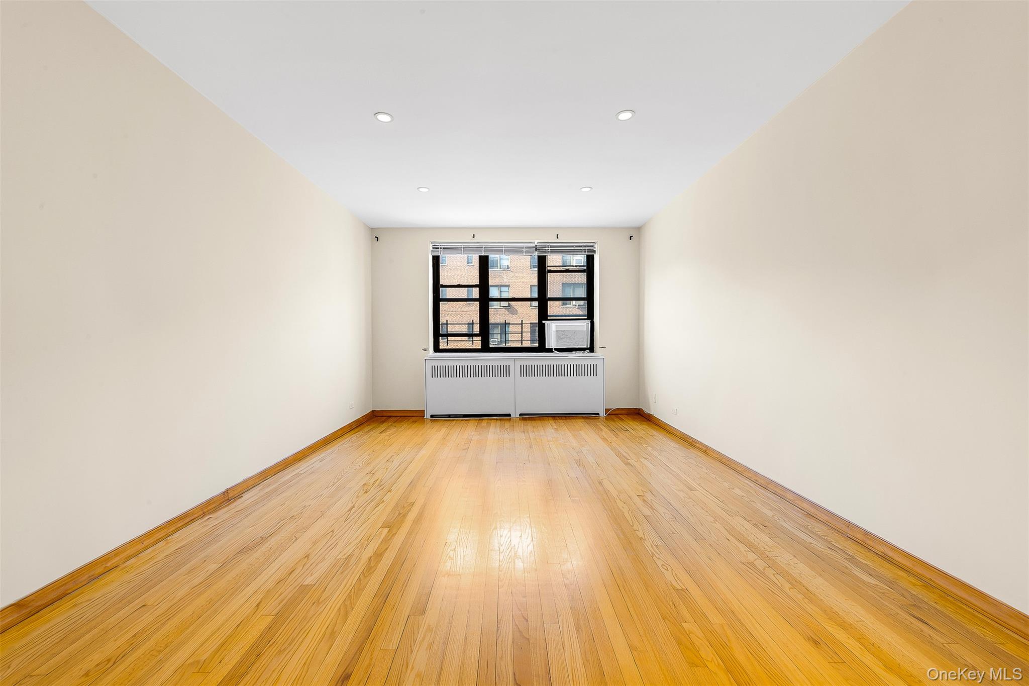 67-35 Yellowstone Boulevard, Unit 4S photo 6