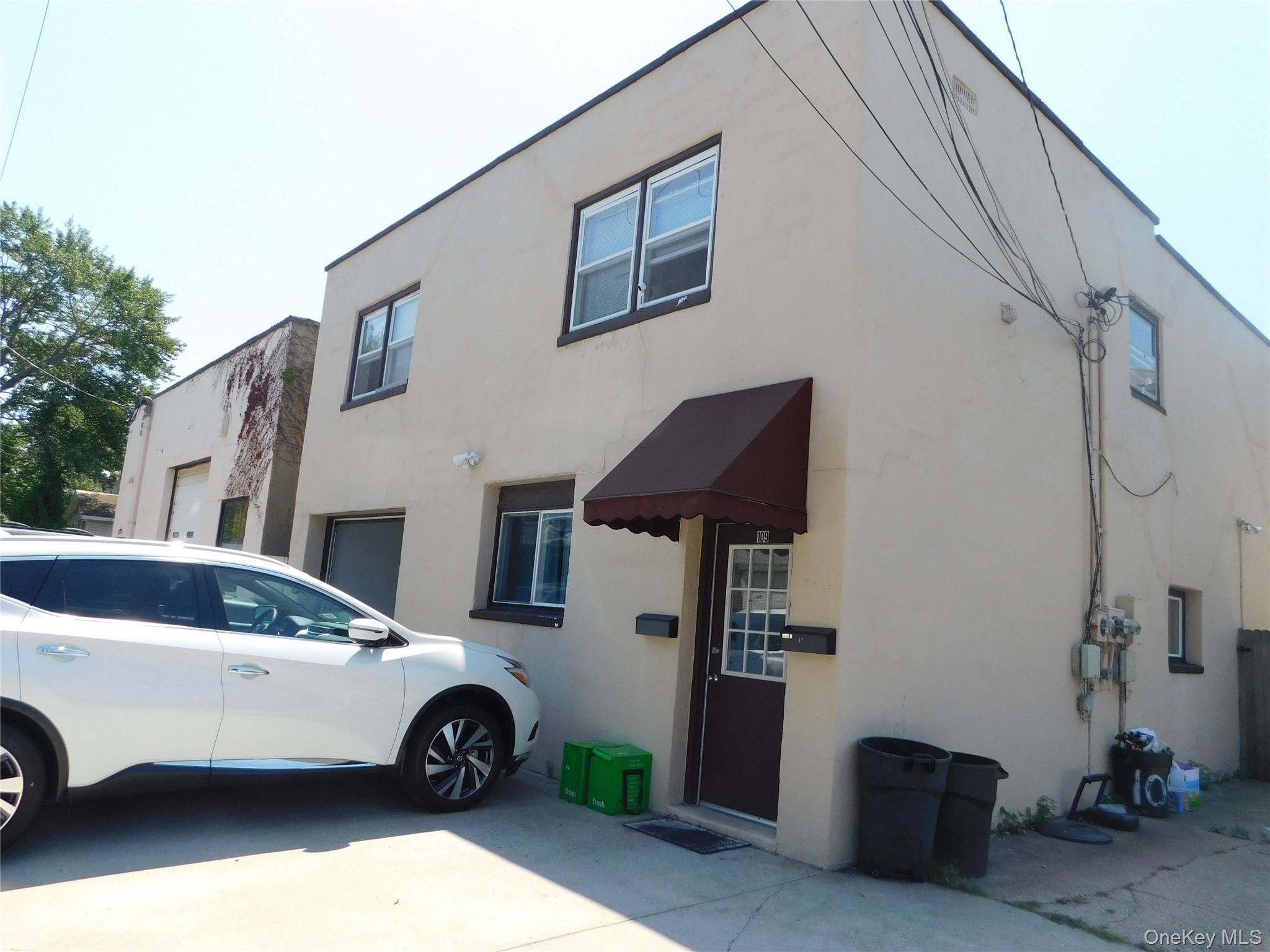109 15 S – For Rent