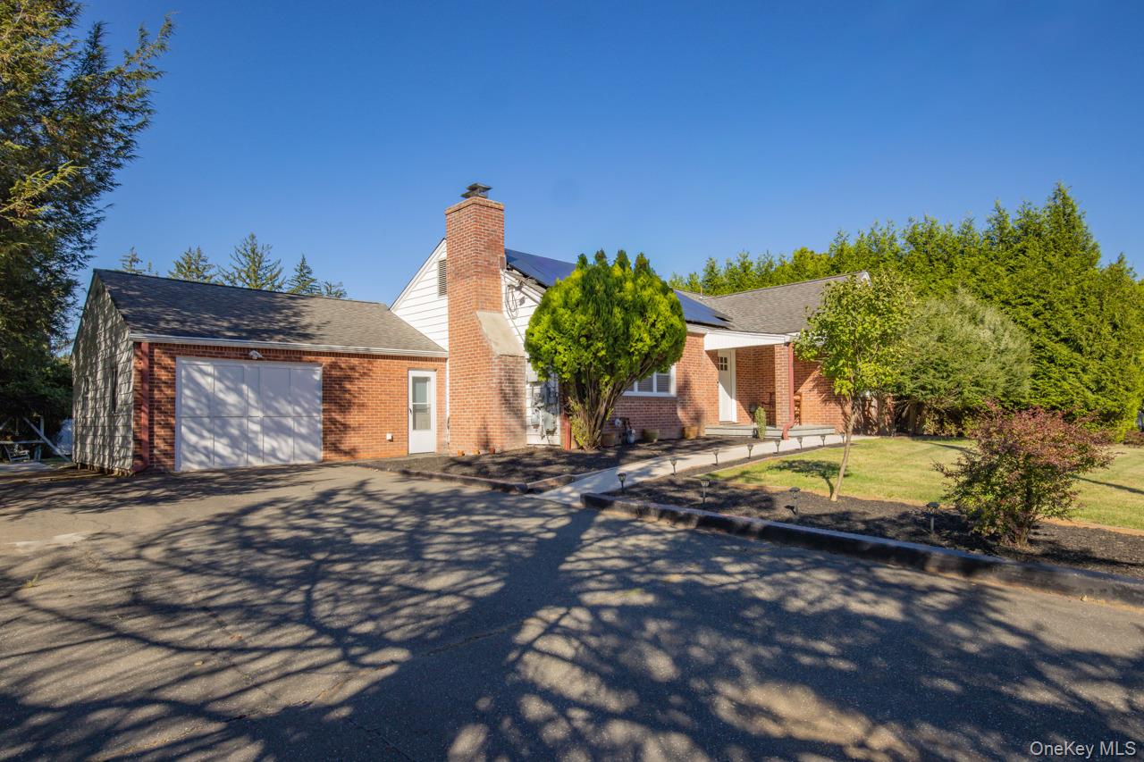 8 Deforest Avenue – For Sale