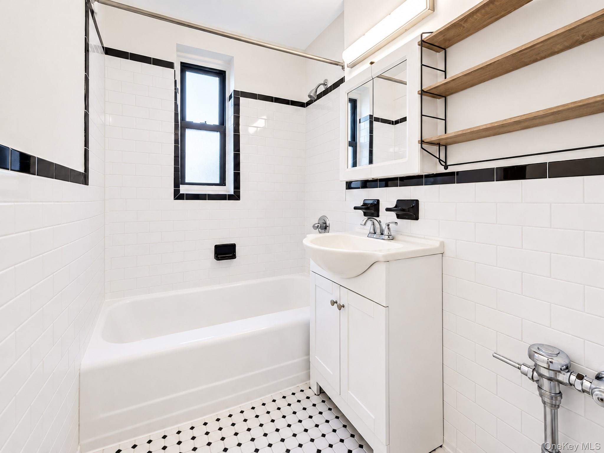 282 E 35th Street, Unit 5A photo 7