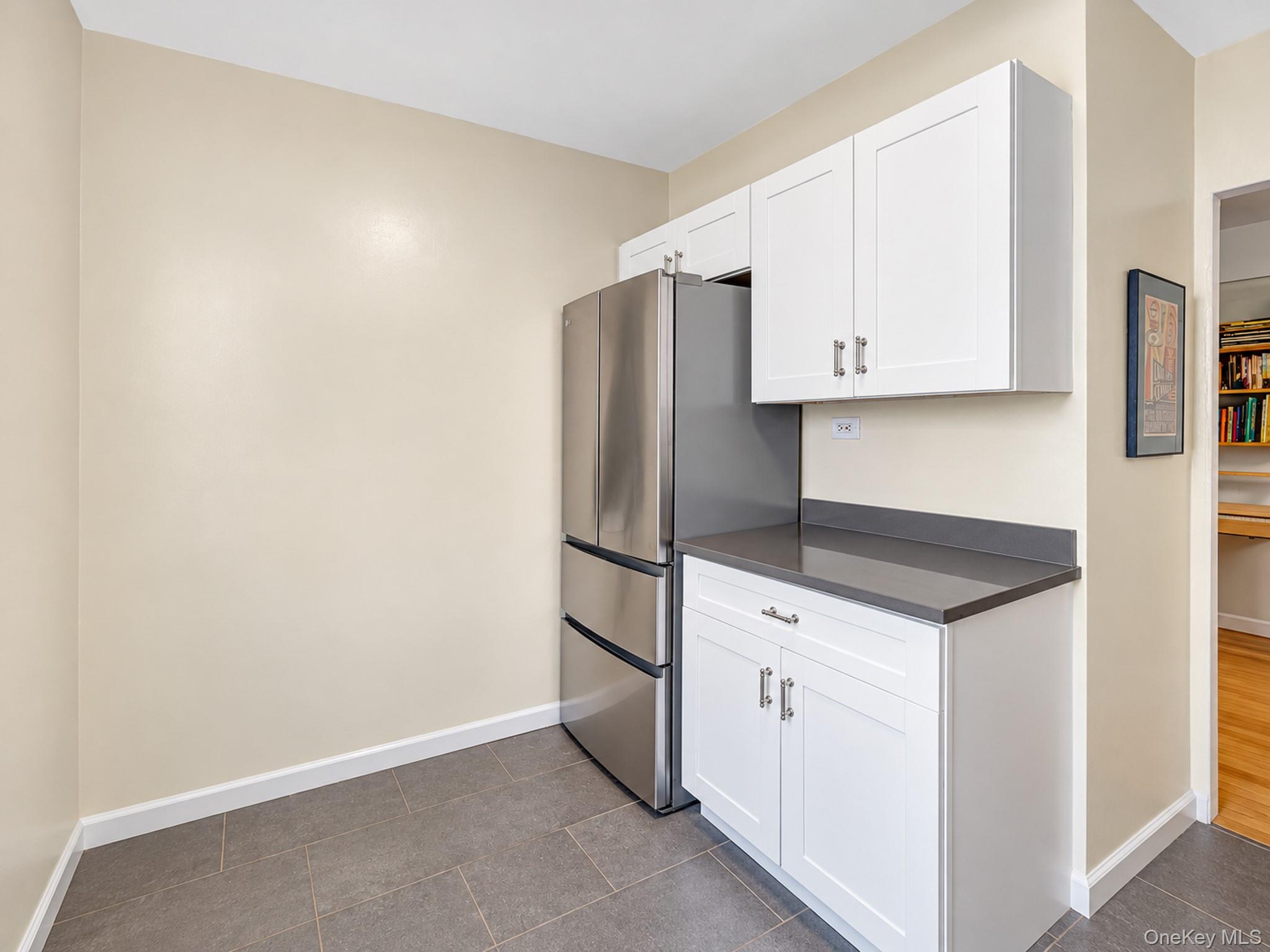 282 E 35th Street, Unit 5A photo 4