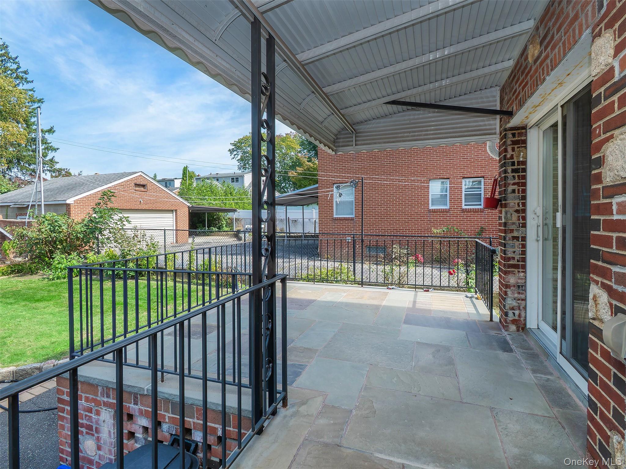 75 Frost Pond Road – For Rent photo 2