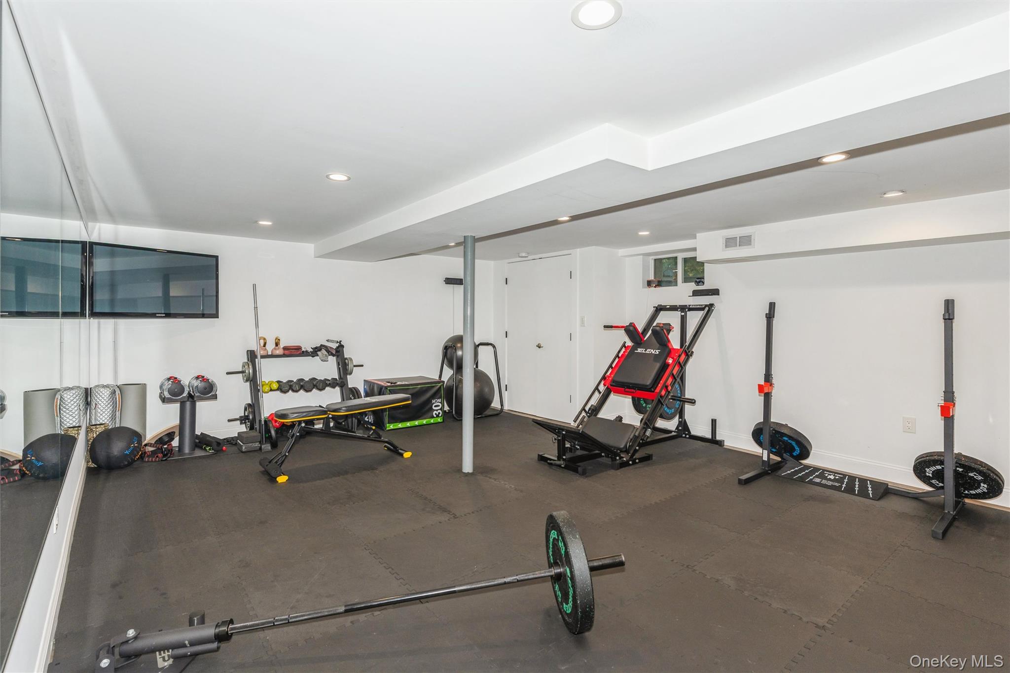 1402 Merrick Avenue – For Rent photo 25
