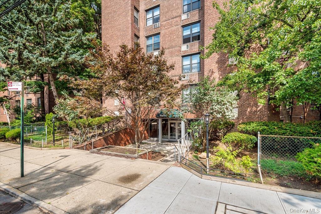 65-15 38th Avenue, Unit 5Z