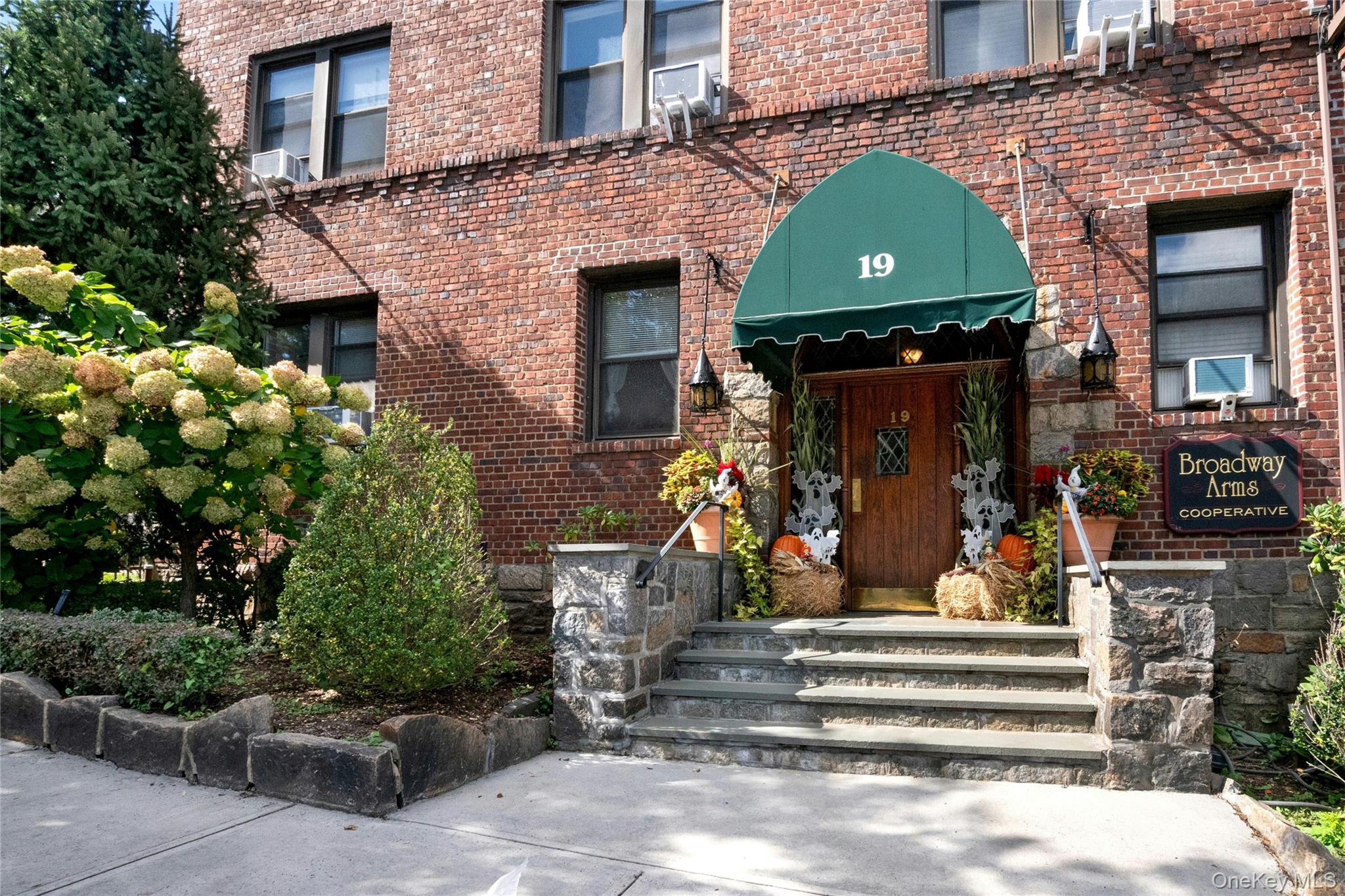 19 S Broadway, Unit 5 D photo 2
