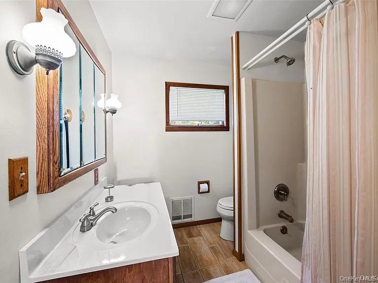 795 Burlingham Road – For Sale photo 6