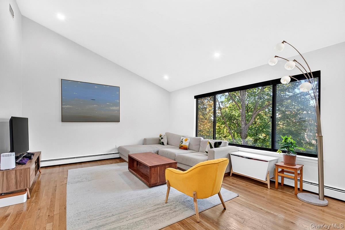 15 Round Hill Drive – For Rent photo 9