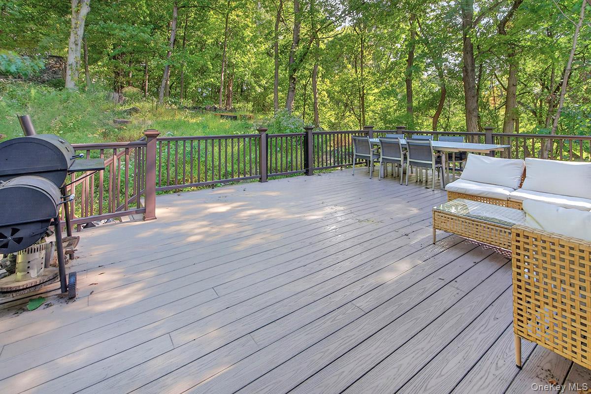 15 Round Hill Drive – For Rent photo 22