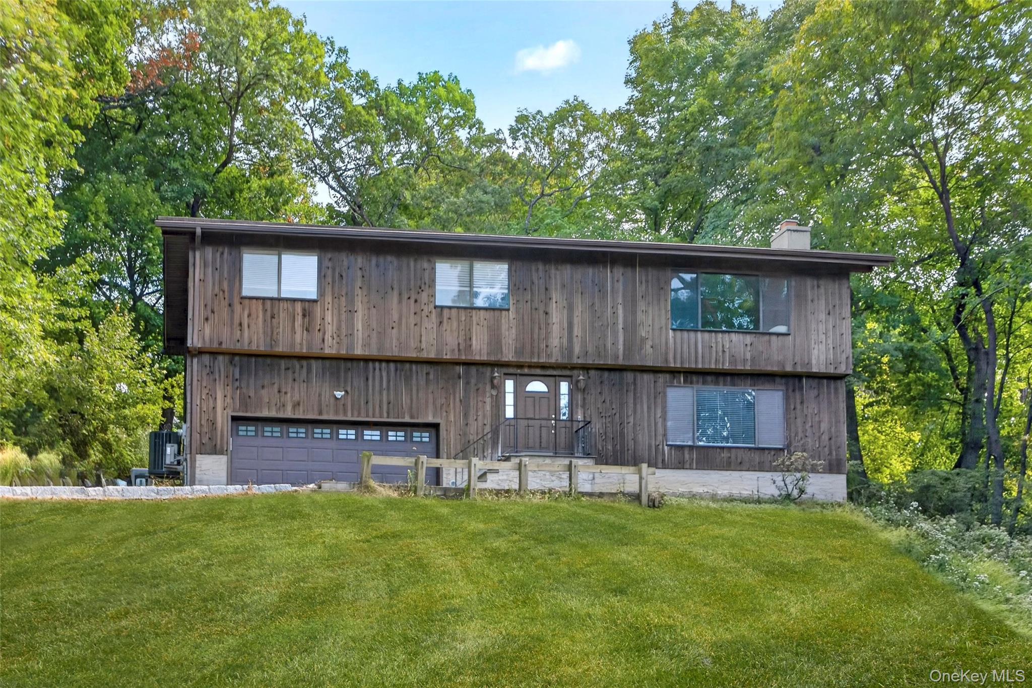 15 Round Hill Drive – For Rent