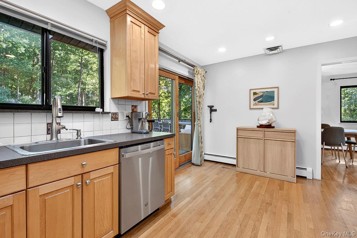 15 Round Hill Drive – For Rent photo 15