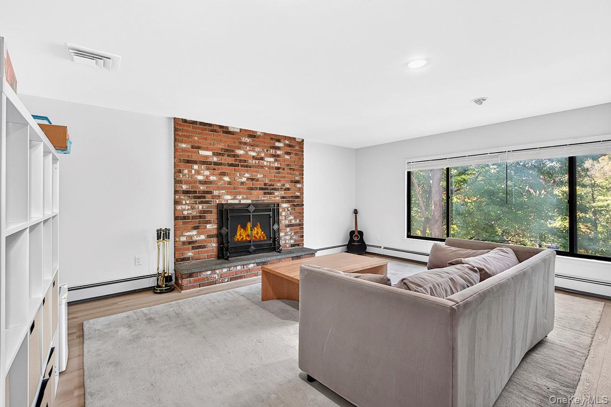 15 Round Hill Drive – For Rent photo 5