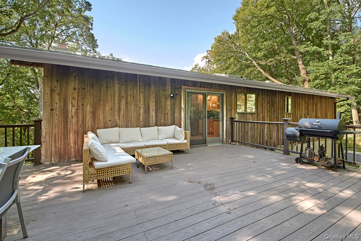 15 Round Hill Drive – For Rent photo 24