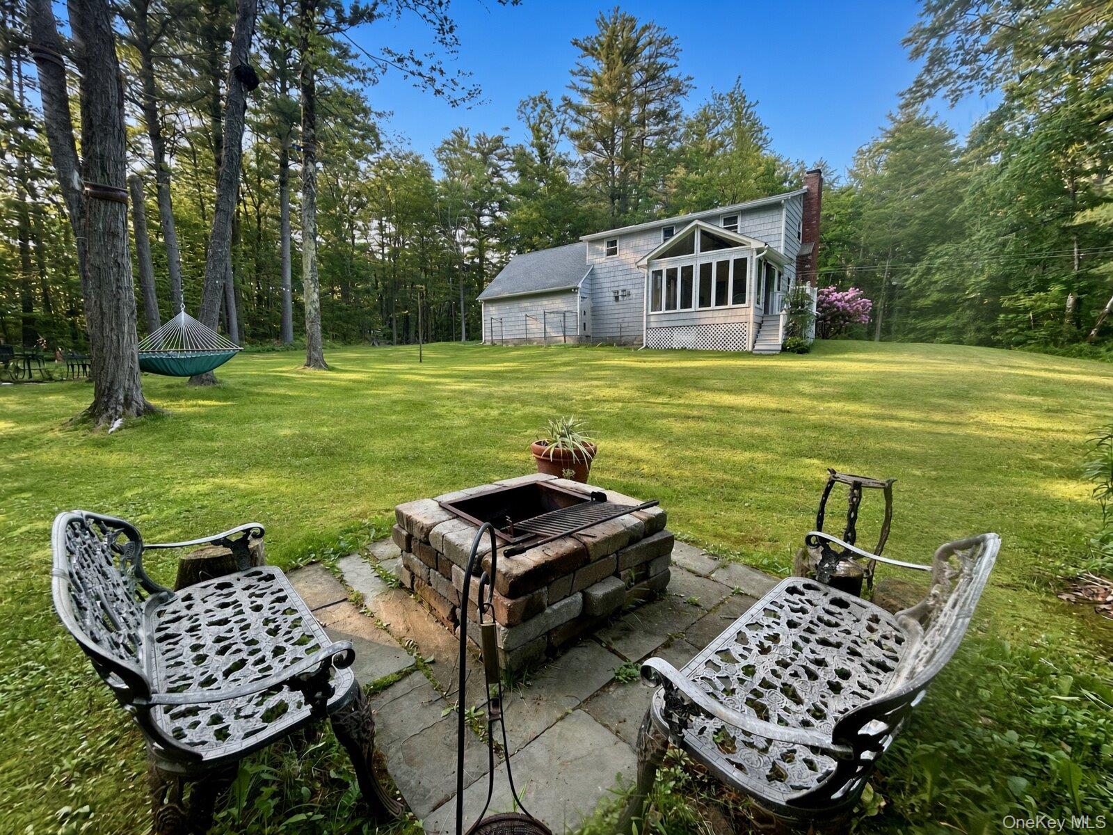 230 Middle Road – For Sale photo 7