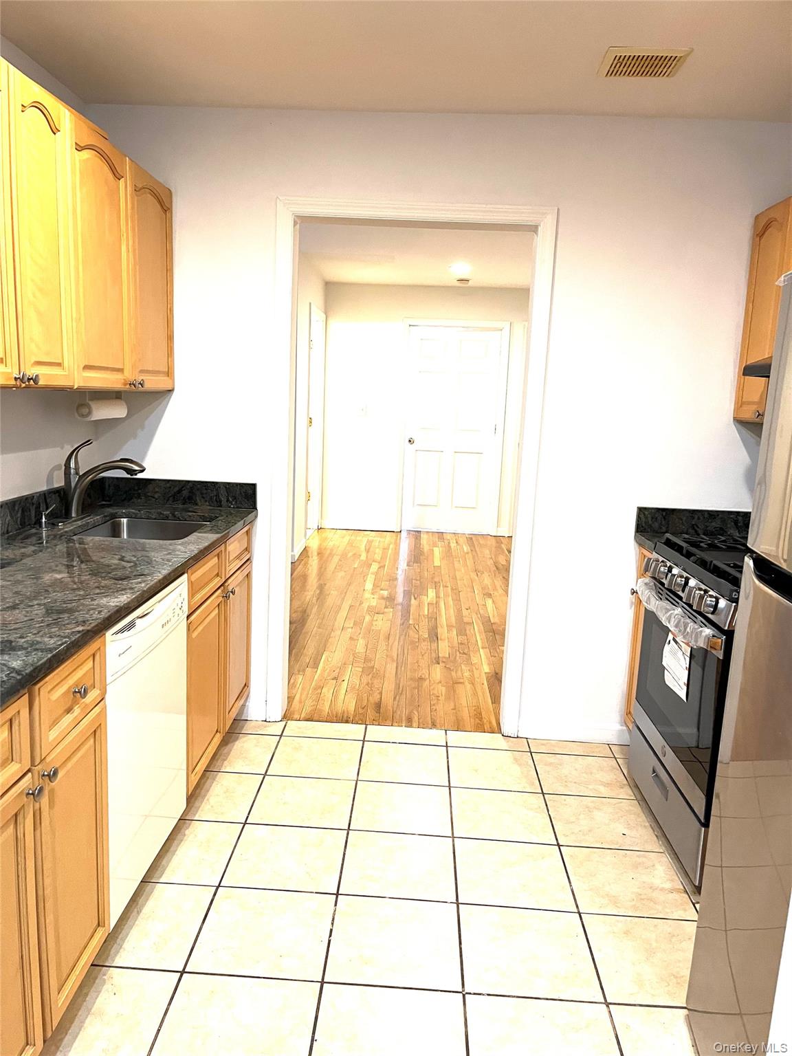 82-81 88th Pl, Unit #1 photo 4