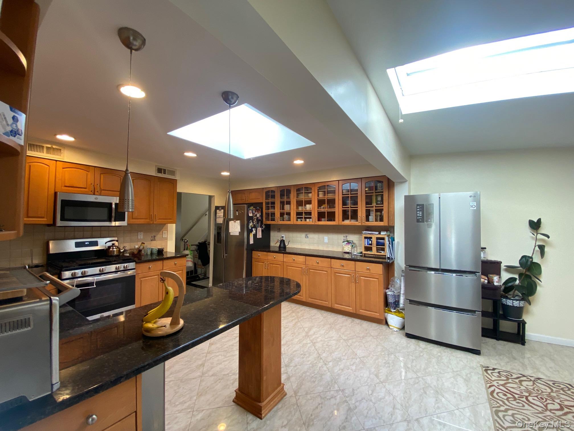 12 Russell Woods Road – For Sale photo 9