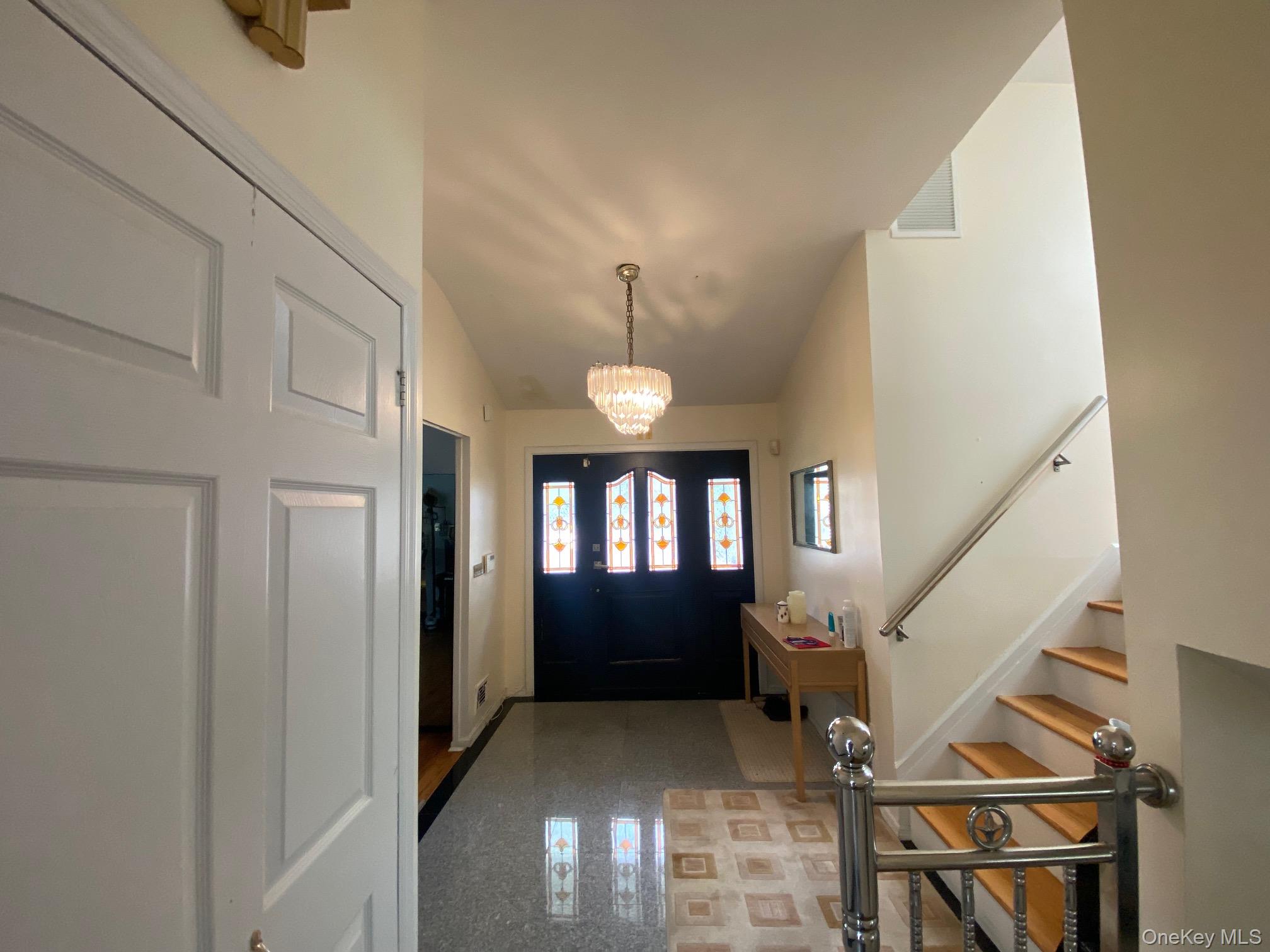 12 Russell Woods Road – For Sale photo 8