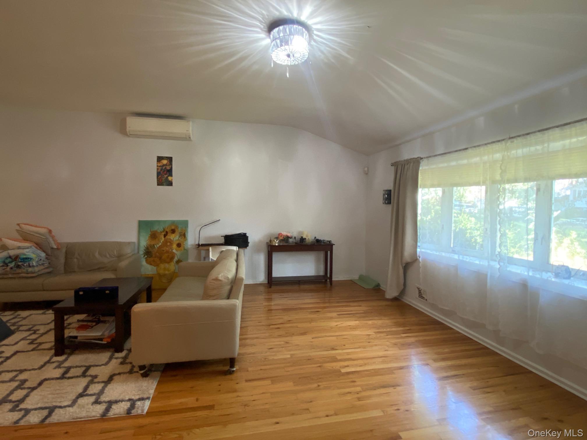 12 Russell Woods Road – For Sale photo 4