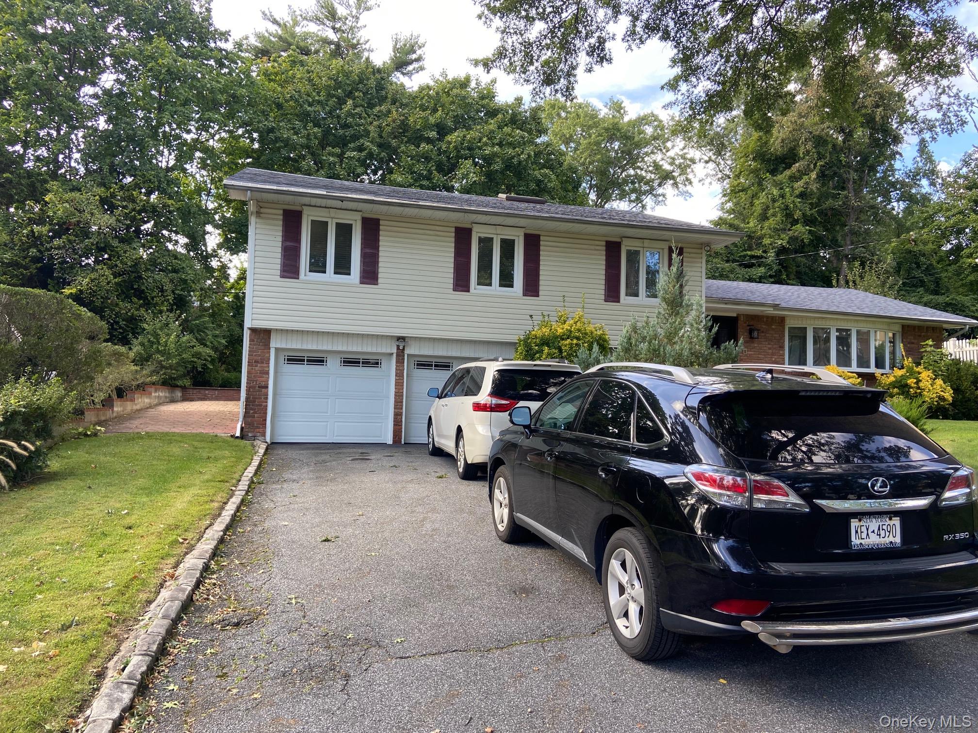 12 Russell Woods Road – For Sale photo 2