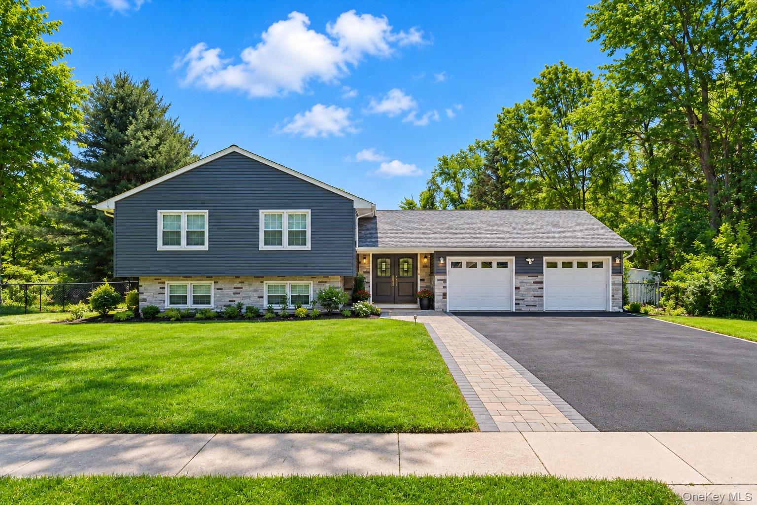 8 Clinton Court – For Sale photo 2