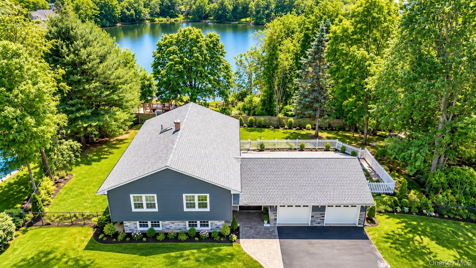 8 Clinton Court – For Sale