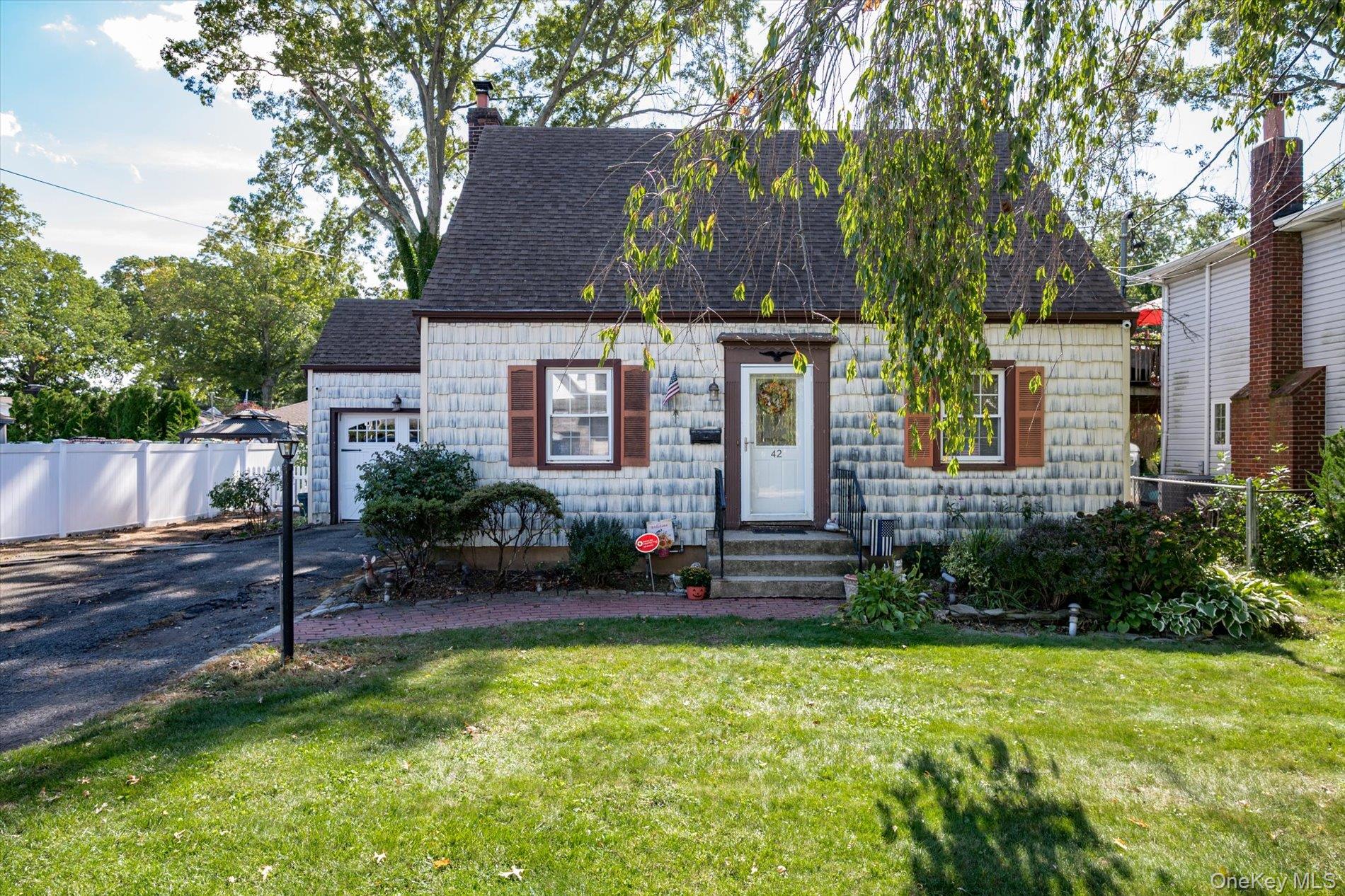 42 Sherman Avenue – For Sale photo 2