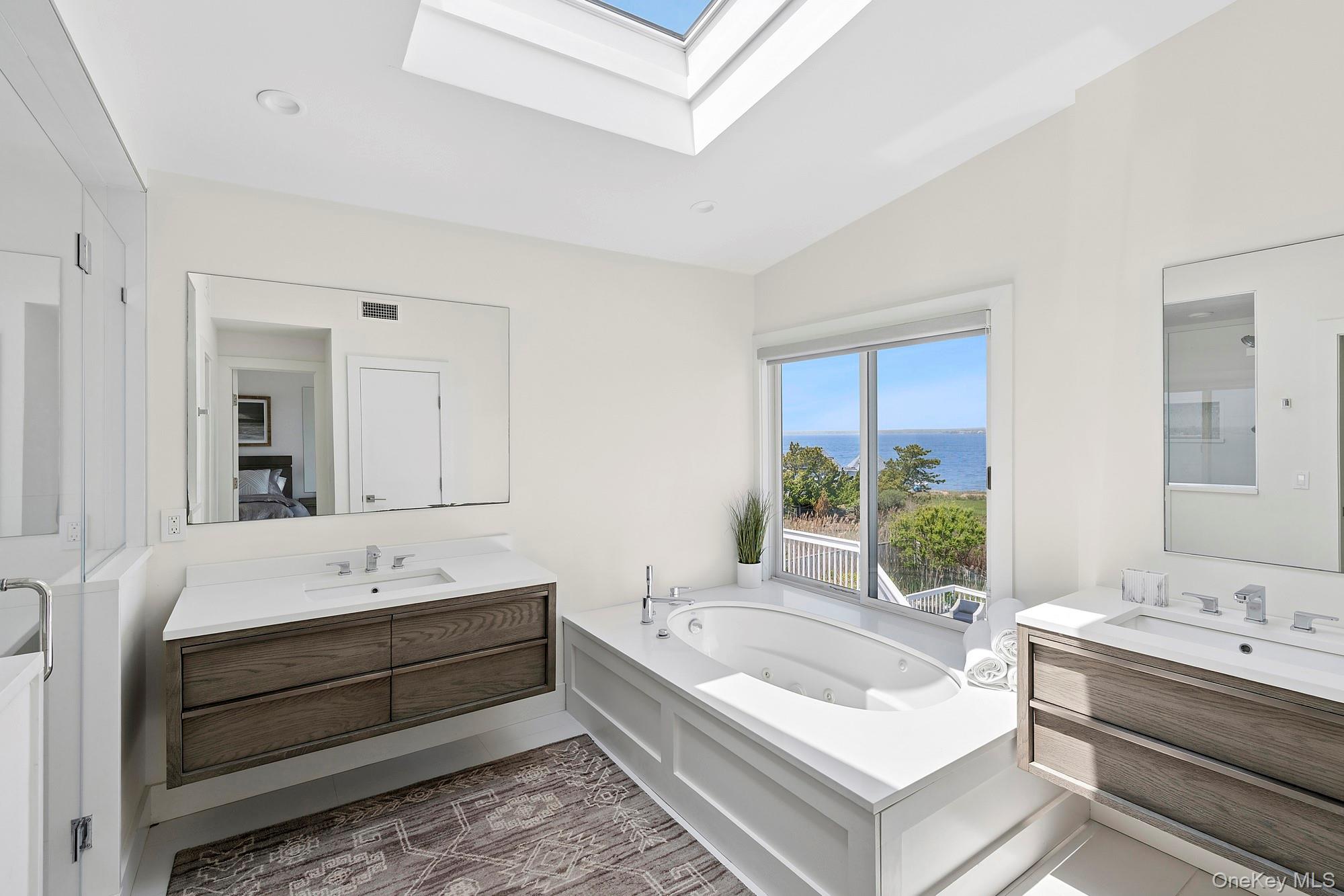 588 Dune Road – For Rent photo 7