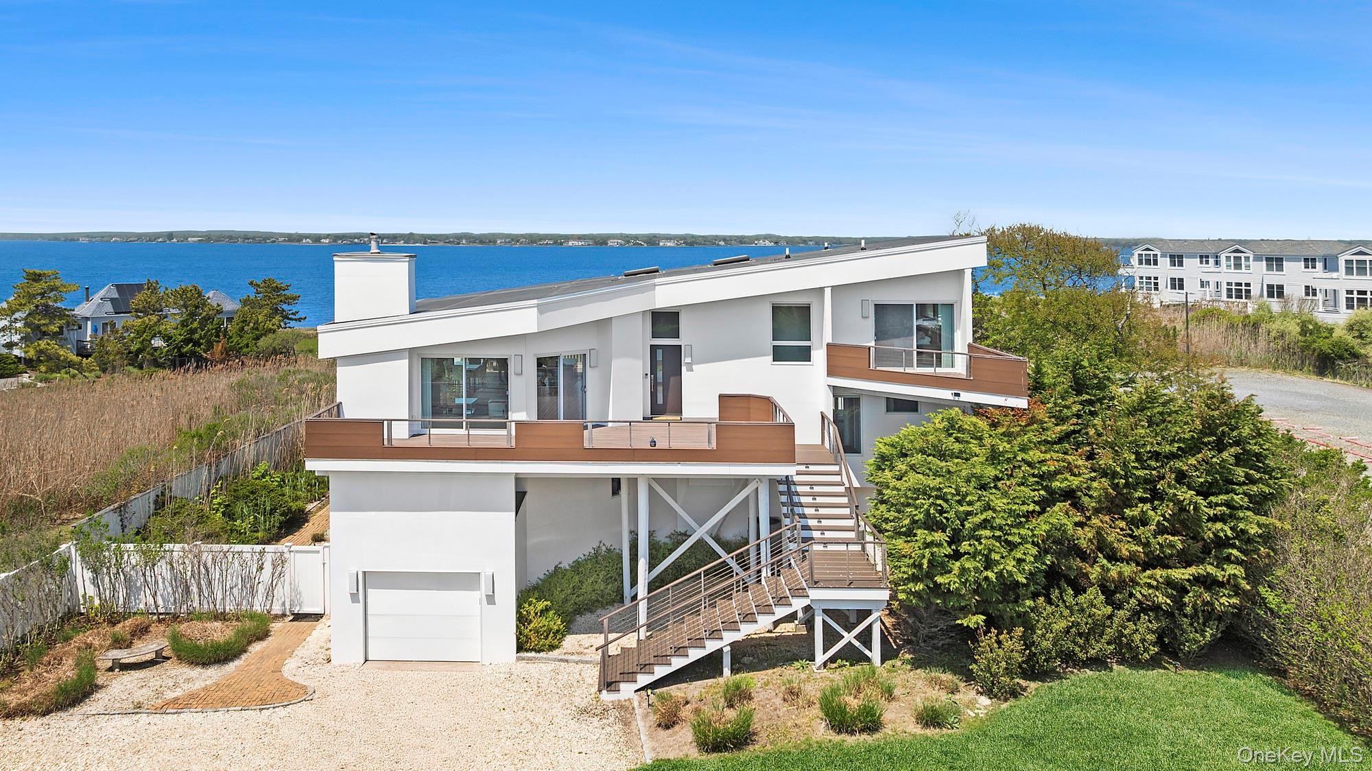 588 Dune Road – For Rent