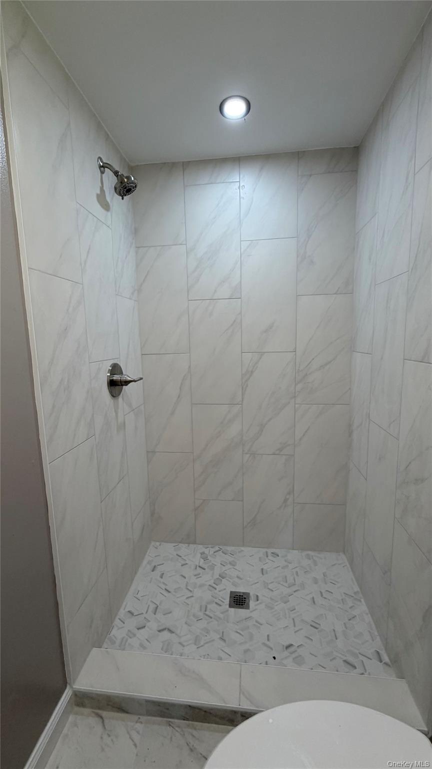 595 Saddle River Road – For Rent photo 12