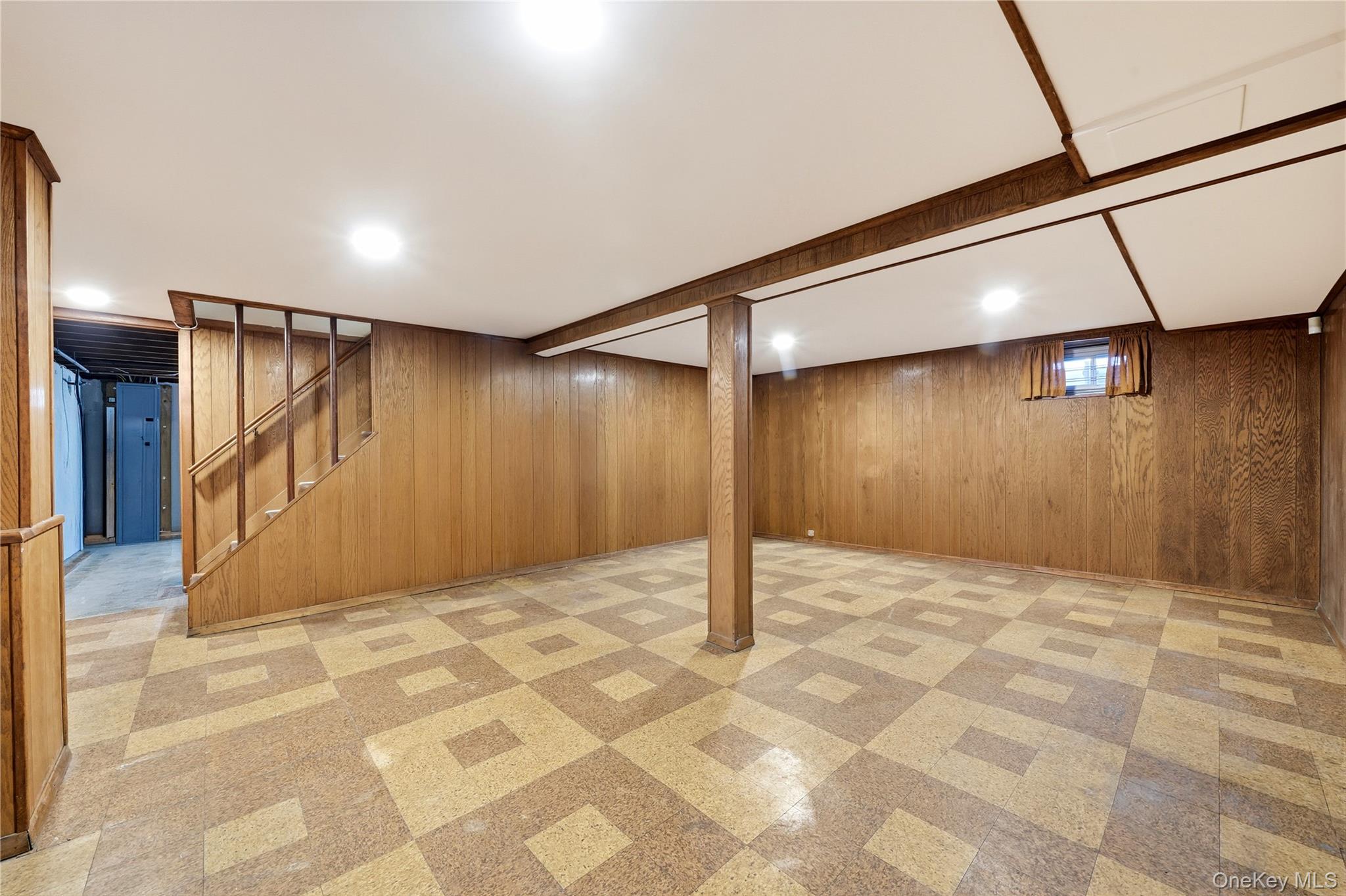 305 W Nicholai Street – For Sale photo 24